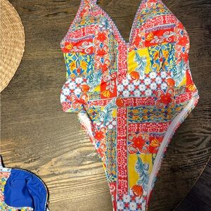 Bydee similar style. Women one piece